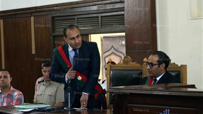 محاكمة بديع واعوانه في احداث بنى سويف بمعهد امناء الشرطة.. (صور)