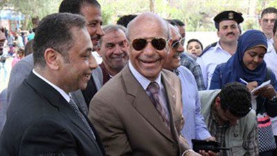 تيمور يلتقط صورا تذكارية مع منتخب كرة الشوارع