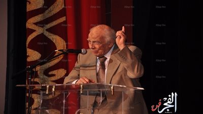 تكريم الفنان القدير رشوان توفيق بحضور نجوم زمن الفن الجميل (صور)