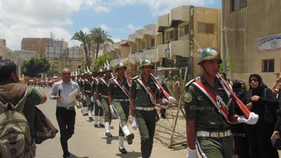 قيادات وأهالى الإسكندرية يشيعون جثمان شهيد الشيخ زويد فى جنازة عسكرية ..(صور)