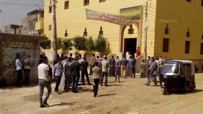 أهالي دمنهور ينتظرون وصول جثمان شهيد أحداث 