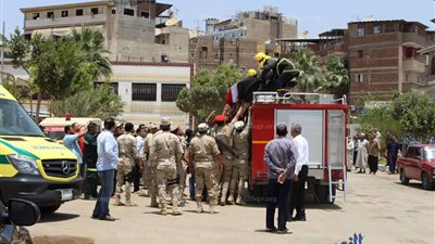 محافظ دمياط ومدير الأمن يشهدان تشيع جنازة شهيد قرية البصارطة (صور)