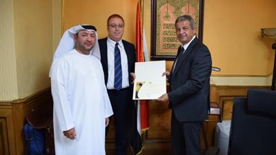 وزير الرياضة يتلقى دعوة تكريمه ضمن أفضل 20 شخصية عربية