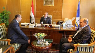 محافظ دمياط يلتقي مدير الطب البيطري الجديد 