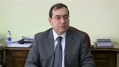 وزير البترول: يصدر قراراً بنقل 