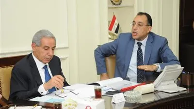  وزيرا الإسكان والصناعة يتابعان خطة توصيل المرافق لطرح الأراضى الصناعية بالمدن الجديدة