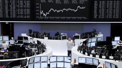 الأسهم الأوروبية تغلق على استقرار بعد تصريحات عن الفائدة الأمريكية 