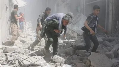 طائرات الأسد تشن غارات مكثفة على مناطق في حلب 