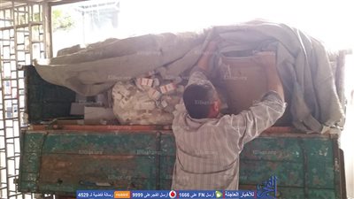 ضبط 10 طن أدوية بيطرية مصنعة عشوائيًا داخل مصنعين بدون تراخيص بالعاشر من رمضان (صور)