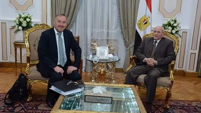وزير الإنتاج الحربي يلتقي رئيس مجلس إدارة شركة 