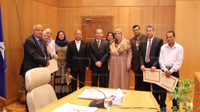 محافظ دمياط يكرم الكفاءات من شباب الكيميائين بالمعمل المركزي لبحوث المياه