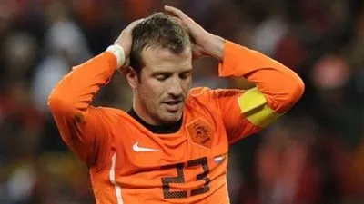 فان دير فارت يرفض الاعتزال ويغازل أياكس