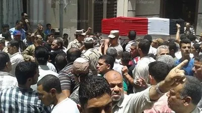 جنازة شعبية مهيبة لشهيد تفجير مدرعة العريش بمسقط رأسه بالدقهلية (صور)