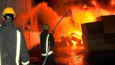 عاجل.. النيران تلتهم 4 معرض في الدقهلية دون إصابات