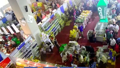 المواطنون يستقبلون معرض 