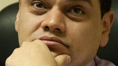 معتز عبدالفتاح محذرًا: 