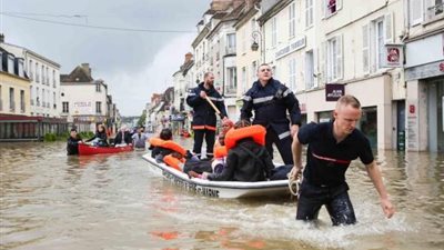 أولاند: إعلان حالة الكوارث الطبيعية الأربعاء المقبل بسبب الفيضانات