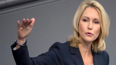 وزيرة الأسرة الألمانية تدعو الى توفير المزيد من الحماية للعاهرات
