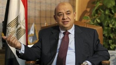 وزير السياحة يوافق على شرط الارتباط العائلي في الحج 