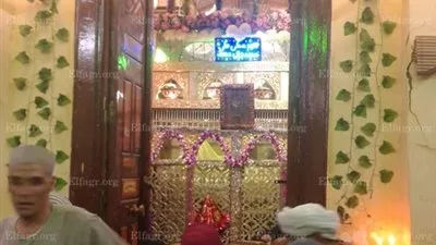 آلاف يحتفلون بالليلة الختامية لمولد 