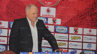 صورة .. مارتن يول يواجه الحر الشديد بالقاهرة 