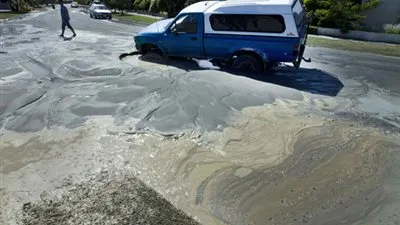 انحسار مياه الفيضانات ببطء مع بدء فرنسا تقييم الاضرار