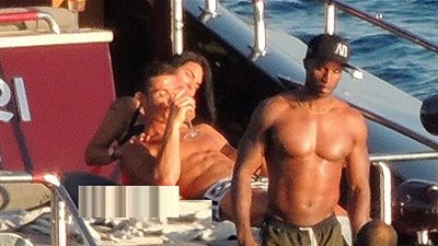 حسناء جديدة تظهر في أحضان رونالدو بعد إنفصاله عن صديقته