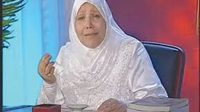 عبلة الكحلاوى تبكى على الهواء بسبب سوء معاملة الأبناء لآبائهم..