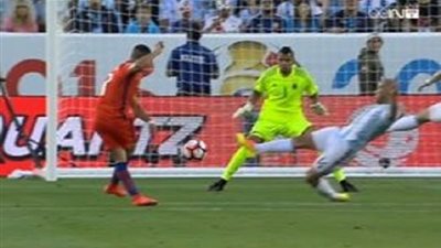 بالفيديو..سانشيز يضيع فرصة خطيرة لتشيلي