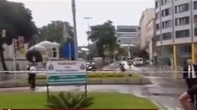 ننشر  صور انفجار استهدف حافلة للشرطة التركية باسطنبول 