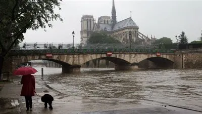 استئناف حركة الملاحة في نهر السين بباريس