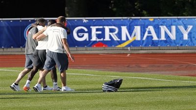 دفاع ألمانيا مشكلة في رأس 