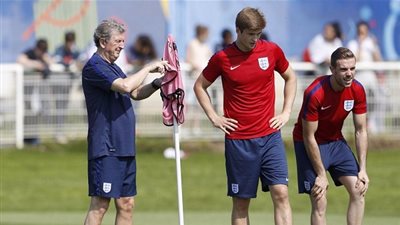 تكتيك إنجلترا في اليورو على أعمدة الصحف الإنجليزية   