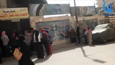 طلاب الشهادة الثانوية يؤدون امتحانات التربية الوطنية والإحصاء بالإسكندرية (فيديو)