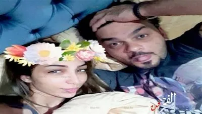 محمد الترك يفاجئ الجمهور بصورته مع دنيا بطمة في السرير!