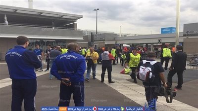 الجماهير تتوافد على ستاد 