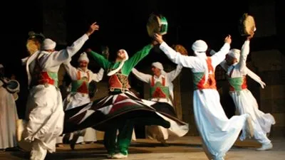 عرض فني لفرقة 