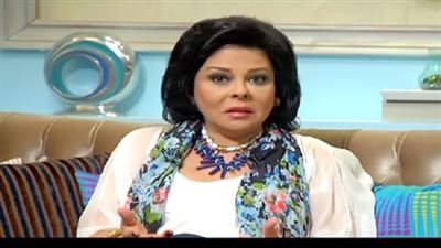 الجمهور يتهم إسعاد يونس بسرقة ملابس محمد صبحي.. وهذا تعليقها