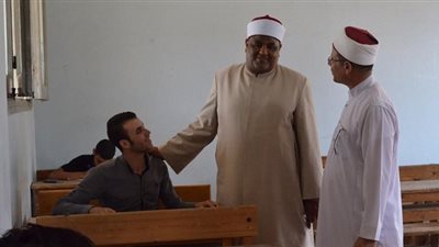 طلاب ثانوي الأزهر بقنا: امتحان الأحياء 