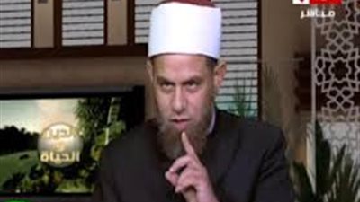 داعية إسلامي يوضح حكم تبادل رسائل الأدعية عبر 