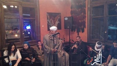 بالصور.. الشيخ زين محمود يشعل حفله بمكتبة 