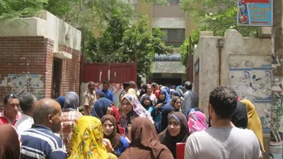 طالبة تحاول الإنتحار لصعوبة الفيزياء ببني سويف.. والتعليم ينفي: وقعت في الحمام