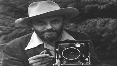 من اخترع الكاميرا ؟