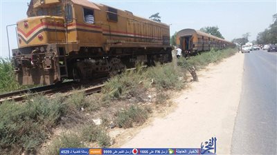 عاجل.. انفصال جرار قطار في البحيرة دون إصابات (صور)