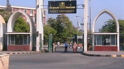 جامعة أسيوط تطلق برنامجًا يوميًا للإفطار الجماعي للطلاب المغتربين والمستمر حتى نهاية الامتحانات