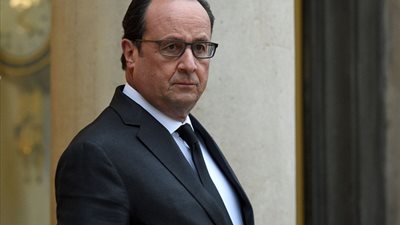 أولاند يترأس اجتماعا في الإليزيه بعد مقتل شرطي بباريس