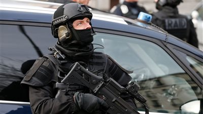 قاتل الشرطي الفرنسي نشر 