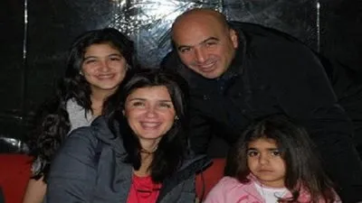 مجدي الهواري يشكو من زوجته غادة عادل لهذا السبب 