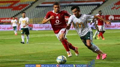 بالصورة.. ميدو يسخر من حكم لقاء الأهلي والمصري