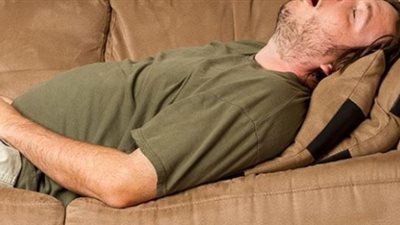 لماذا نشعر بالخمول والنعاس بعد الإفطار في رمضان؟ 